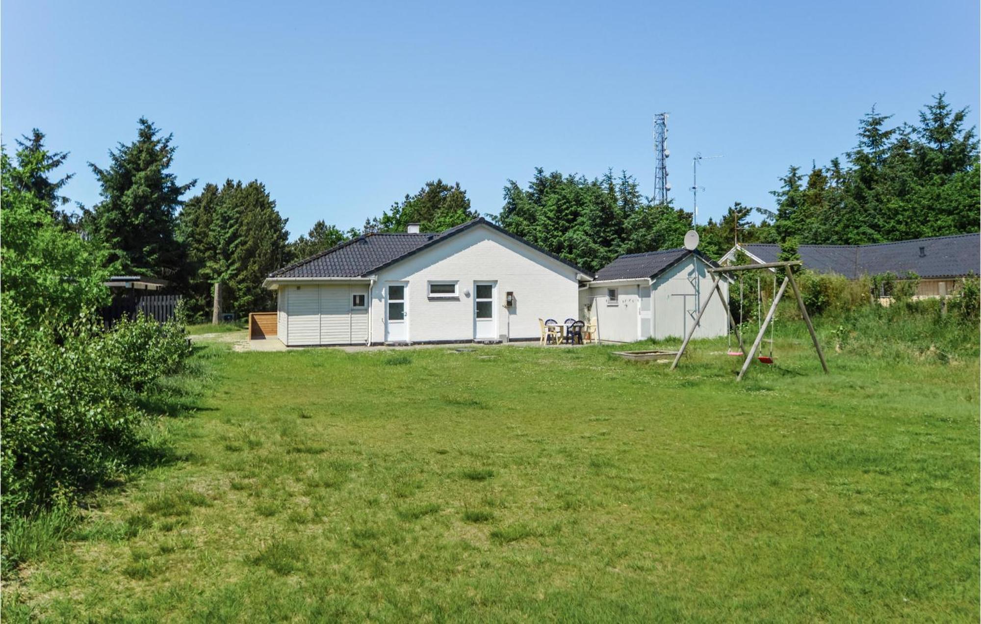 Amazing Home In Blavand With Sauna Экстерьер фото